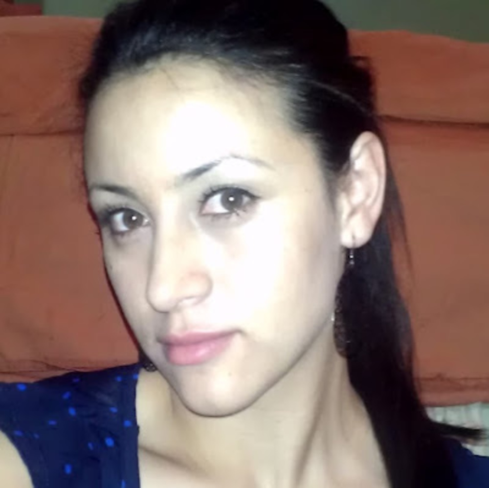 Meet your Posher, Roxana